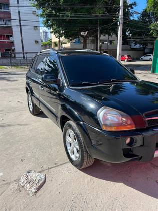 HYUNDAI TUCSON 2.0 MPFI GLS 16V 143CV 2WD GASOLINA 4P AUTOMÁTICO HYUNDAI TUCSON 2.0 MPFI GLS 16V 143CV 2WD GASOLINA 4P AUTOMÁTICO